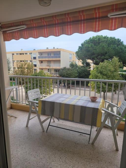 Residence Les Cyclades Льо Лаванду Екстериор снимка